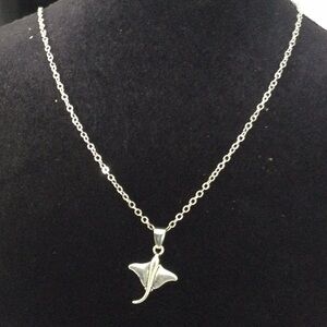 Elegant Silver Color Stingray Pendant Necklace